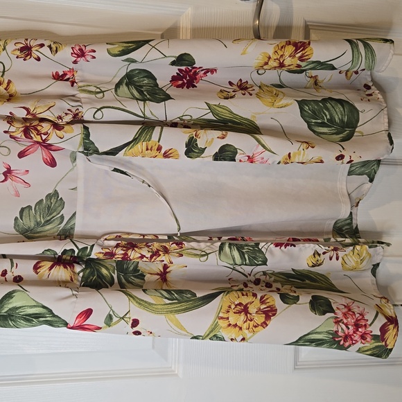 Forever 21 Ladies Wrap Dress - Picture 5 of 6